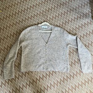 Cute semi cropped oatmeal sweater size XS